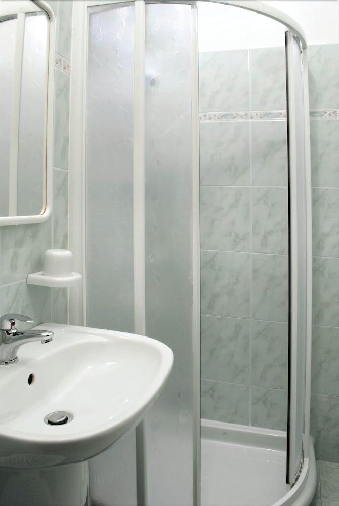 Hotel Tre Grazie Римини Екстериор снимка