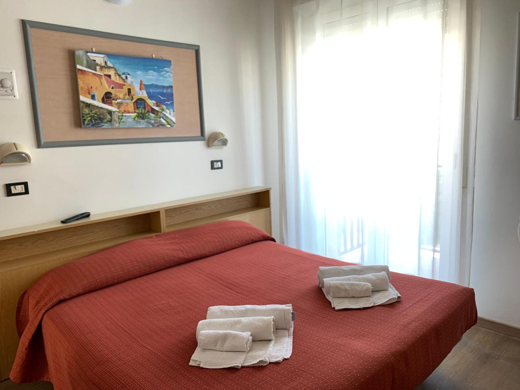 Hotel Tre Grazie Римини Екстериор снимка
