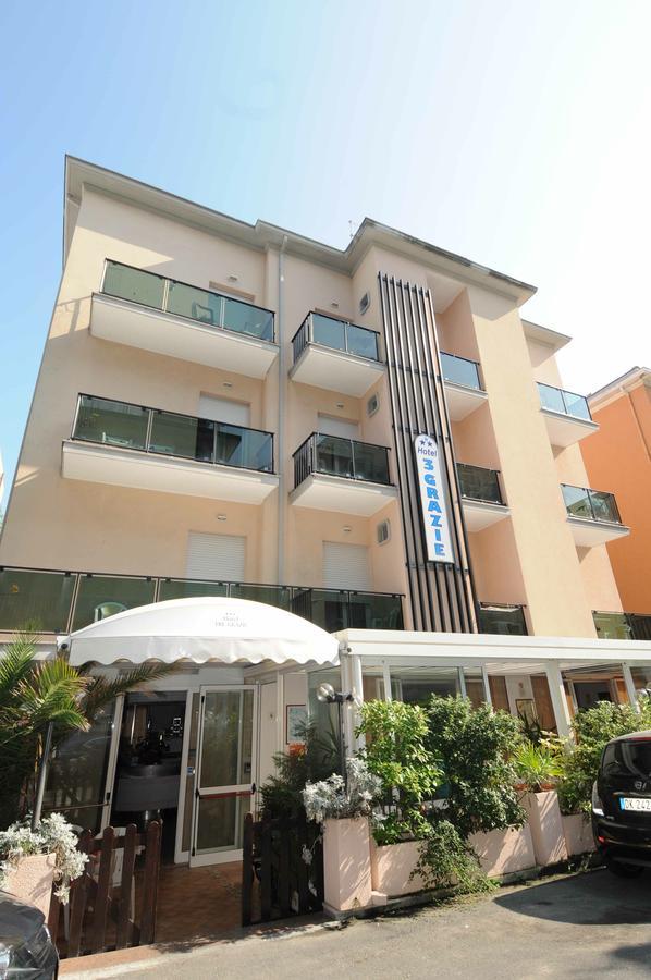 Hotel Tre Grazie Римини Екстериор снимка