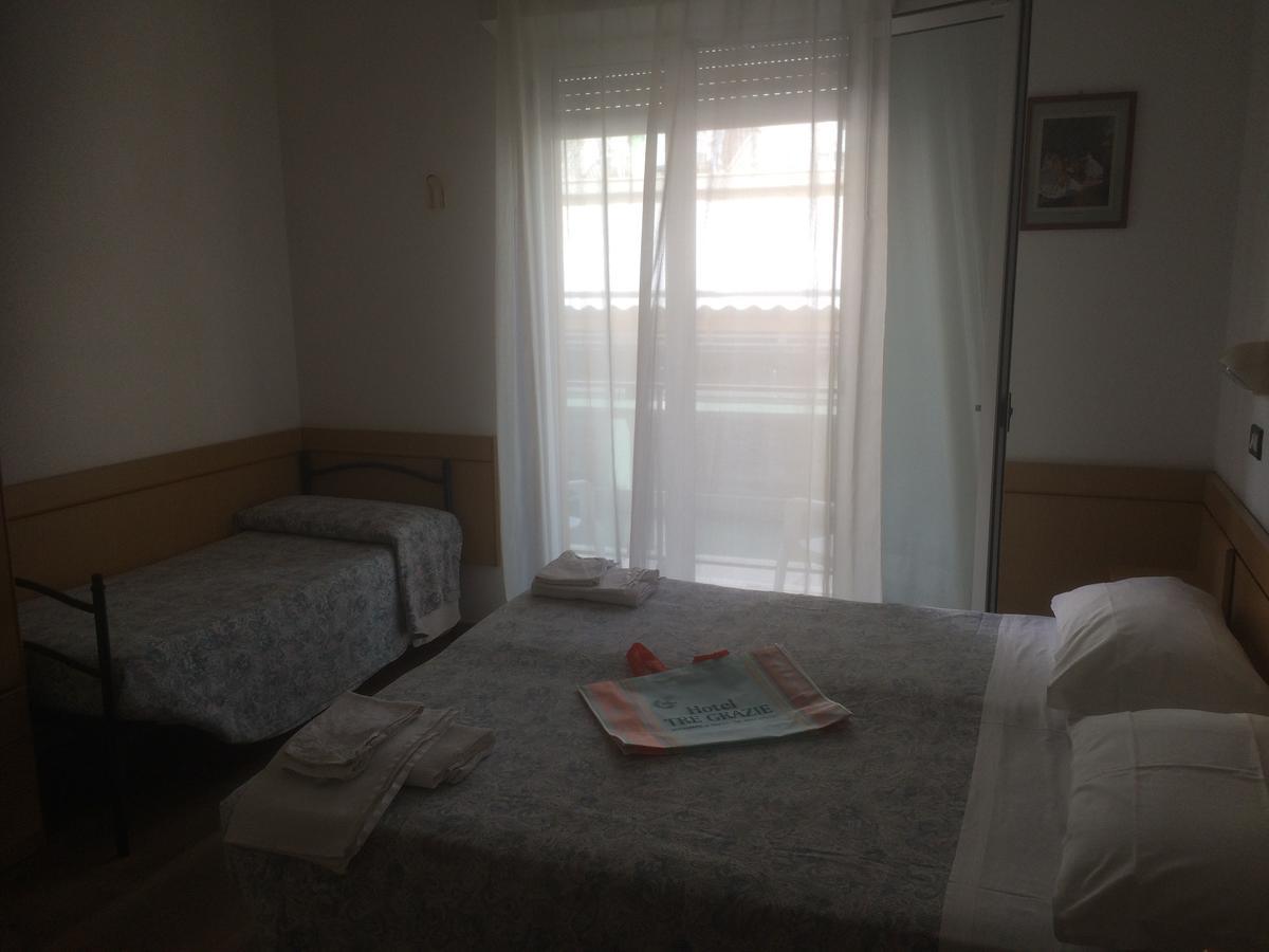 Hotel Tre Grazie Римини Екстериор снимка