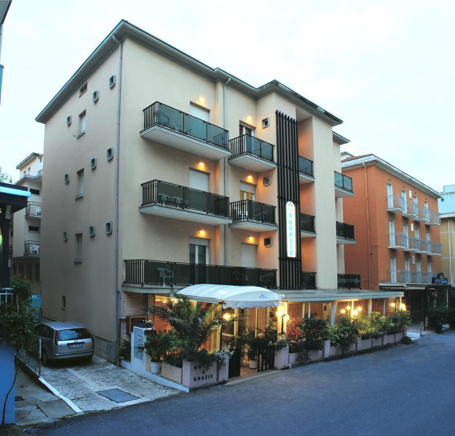 Hotel Tre Grazie Римини Екстериор снимка